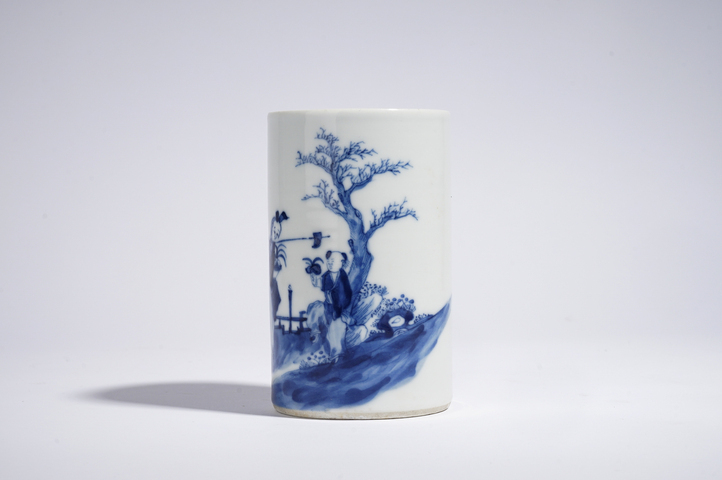 古玩陶瓷清晚期·青花仕女嬰戲紋筆筒真品鑒賞圖