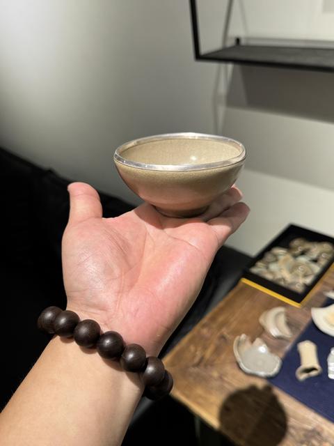 古玩陶瓷龍泉窯直口盞真品鑒賞圖