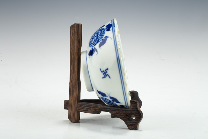 古玩陶瓷民國·青花五福捧壽紋碗真品鑒賞圖