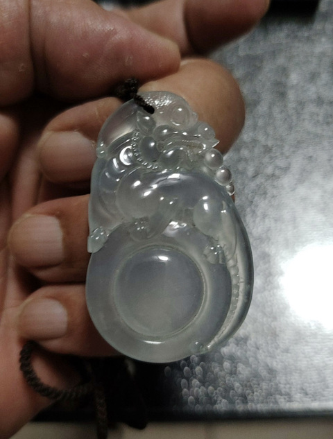 古玩玉器天然翡翠雕“福貝”掛墜真品鑒賞圖