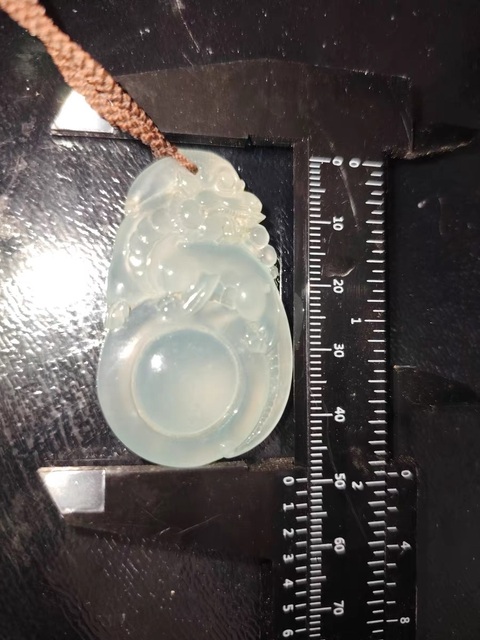 古玩玉器天然翡翠雕“福貝”掛墜真品鑒賞圖