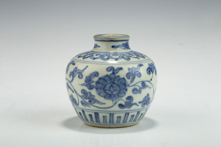 古玩陶瓷明萬(wàn)歷·青花纏枝花卉紋水盂真品鑒賞圖