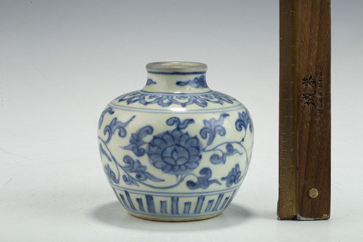 古玩陶瓷明萬(wàn)歷·青花纏枝花卉紋水盂真品鑒賞圖