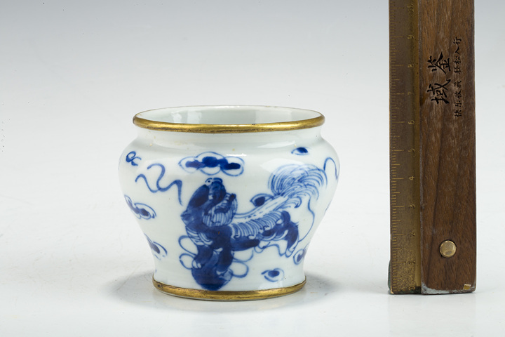 古玩陶瓷清晚·青花獅子繡球紋小廣口罐拍賣，當前價格1424元