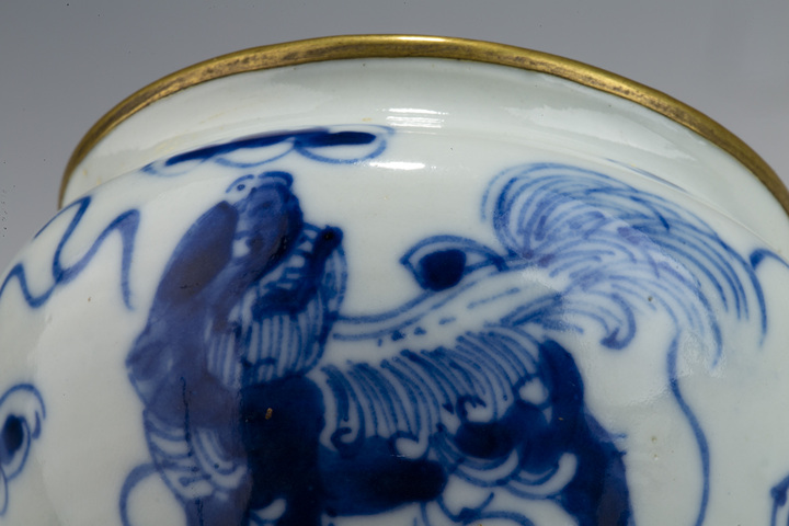 古玩陶瓷清晚·青花獅子繡球紋小廣口罐拍賣，當前價格1424元