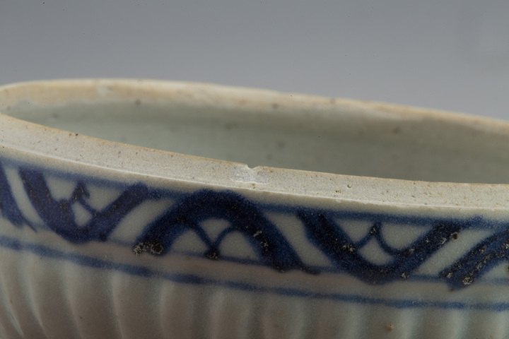 古玩陶瓷明晚·青花瑞兔花卉紋蓋盒真品鑒賞圖