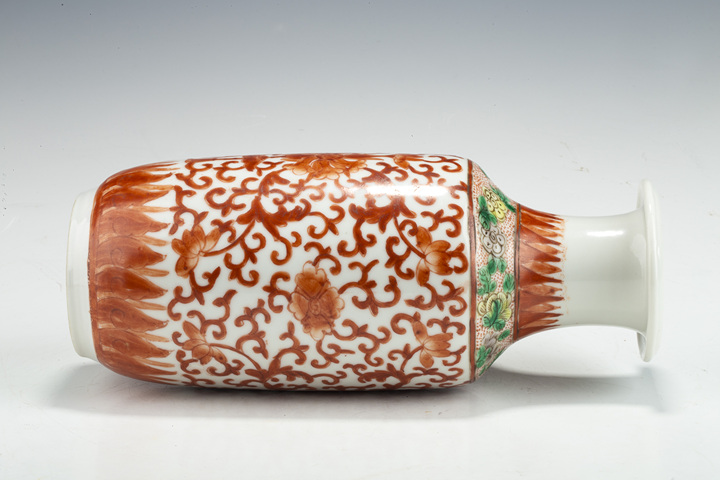 古玩陶瓷民國·五彩纏枝寶相花紋瓶真品鑒賞圖