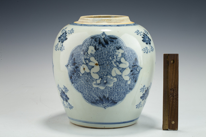 古玩陶瓷清康熙·青花開(kāi)窗連生貴子紋罐拍賣(mài)，當(dāng)前價(jià)格1436元
