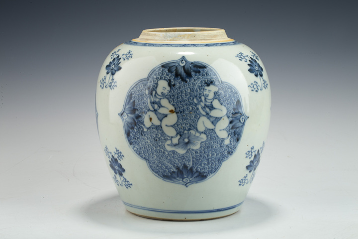 古玩陶瓷清康熙·青花開(kāi)窗連生貴子紋罐拍賣(mài)，當(dāng)前價(jià)格1436元