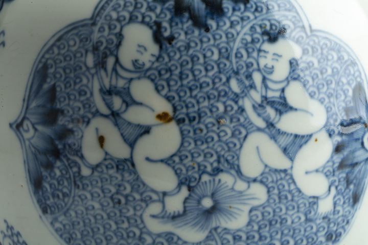古玩陶瓷清康熙·青花開(kāi)窗連生貴子紋罐拍賣(mài)，當(dāng)前價(jià)格1436元