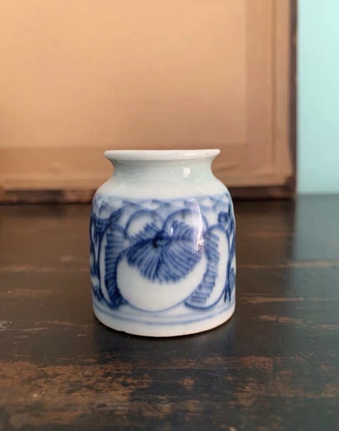 古玩陶瓷青花淡描花卉紋水盂真品鑒賞圖