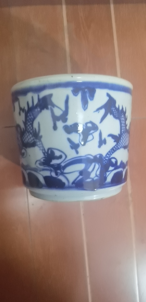 古玩陶瓷龍紋青花圈足筒式香爐真品鑒賞圖