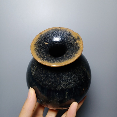 古玩陶瓷明代，磁州窯蘋果尊拍賣，當前價格388元