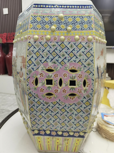 古玩陶瓷清晚期 粉彩人物紋六方鼓凳真品鑒賞圖