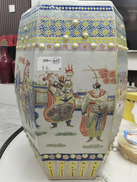 古玩陶瓷清晚期 粉彩人物紋六方鼓凳真品鑒賞圖