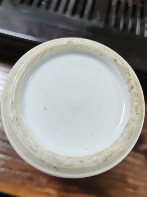 古玩陶瓷廣彩人物故事紋橄欖瓶拍賣，當前價格2000元