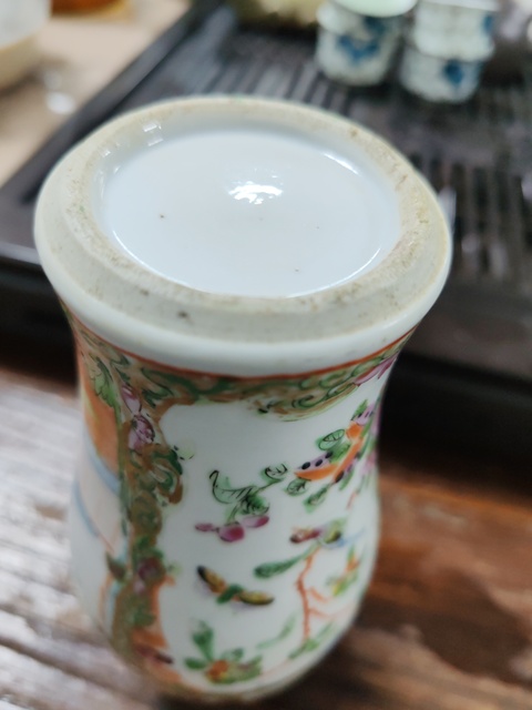 古玩陶瓷廣彩人物故事紋橄欖瓶拍賣，當前價格2000元