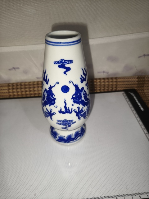 古玩陶瓷龍紋青花玉米瓶真品鑒賞圖