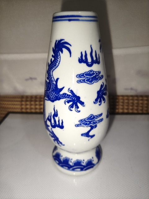 古玩陶瓷龍紋青花玉米瓶真品鑒賞圖