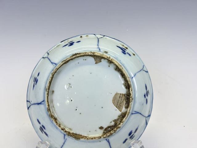 古玩陶瓷明萬歷·青花克拉克荷池鷺燕盤真品鑒賞圖