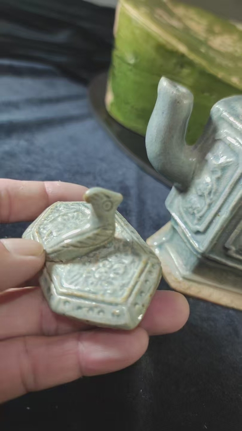 古玩陶瓷青白釉花卉紋執壺真品鑒賞圖
