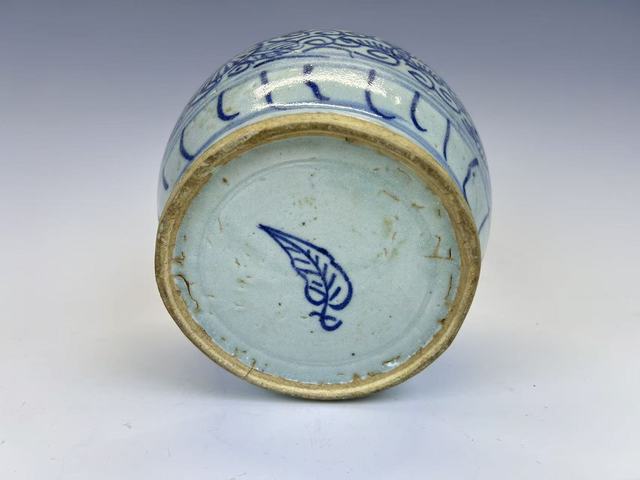 古玩陶瓷清早期·青花花卉罐拍賣，當(dāng)前價格99元