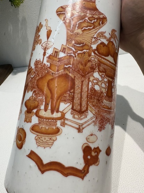 古玩陶瓷礬紅博古圖帽筒真品鑒賞圖