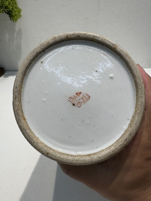 古玩陶瓷礬紅博古圖帽筒真品鑒賞圖