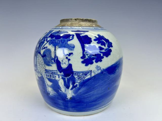 古玩陶瓷清中期·麒麟送子青花罐拍賣，當(dāng)前價(jià)格792元