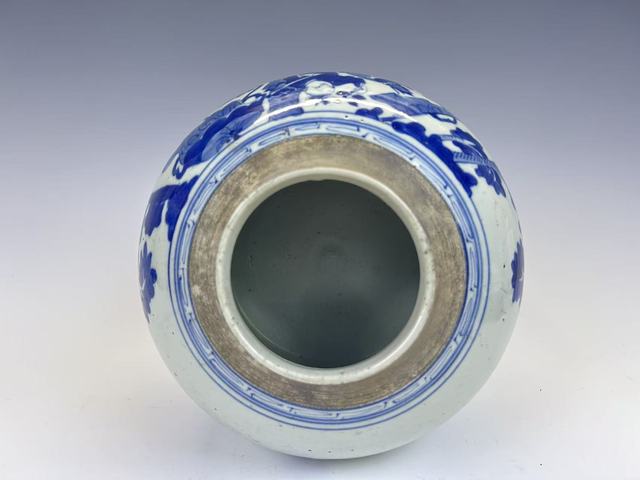 古玩陶瓷清中期·麒麟送子青花罐拍賣，當(dāng)前價(jià)格792元