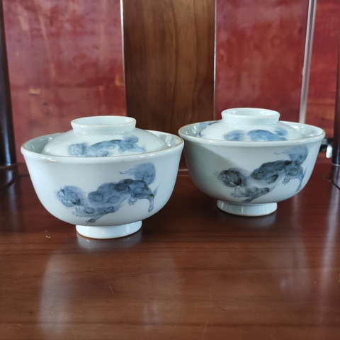 古玩陶瓷青花花卉紋蓋碗真品鑒賞圖