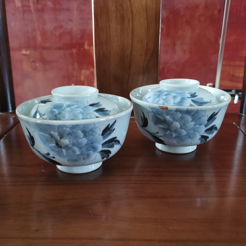 古玩陶瓷青花花卉紋蓋碗真品鑒賞圖