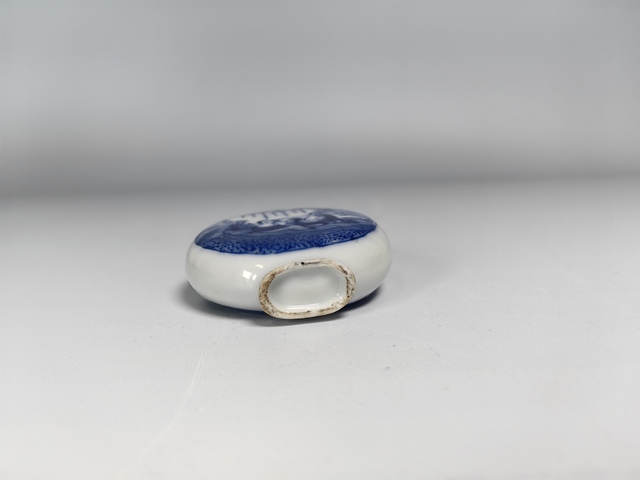 古玩陶瓷清晚人物故事紋青花鼻煙壺真品鑒賞圖