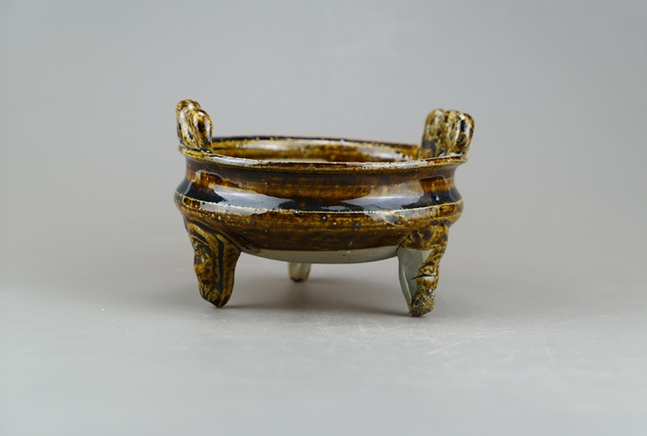 古玩陶瓷明末清初青釉雙耳三獸足香爐拍賣，當前價格212元