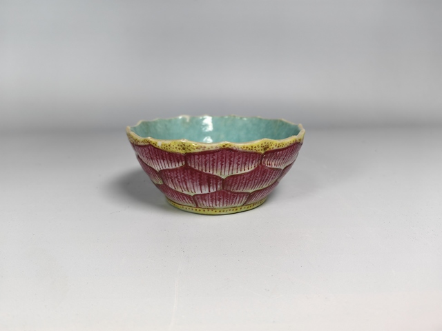 古玩陶瓷清末民初仿生瓷蓮花瓣紋胭脂紅粉彩水洗真品鑒賞圖