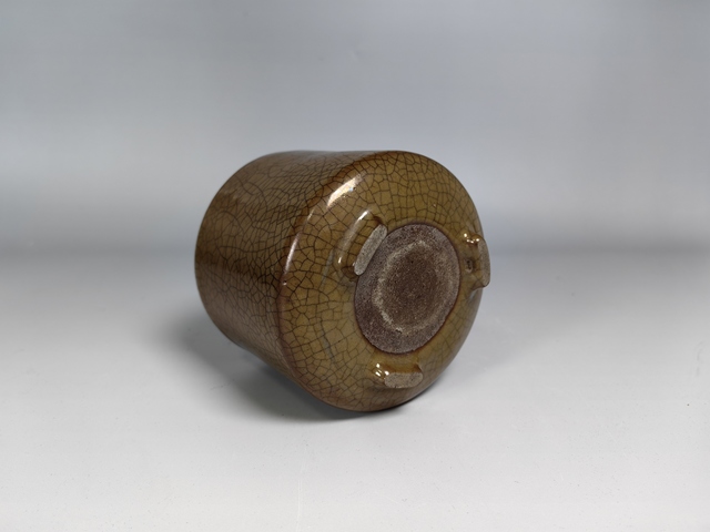 古玩陶瓷清中早黃哥釉三足香爐真品鑒賞圖