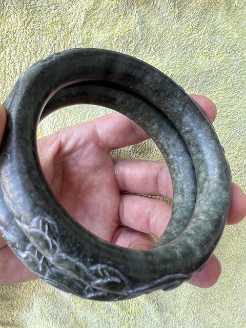 古玩玉器和田玉雕“螭龍紋手鐲”真品鑒賞圖
