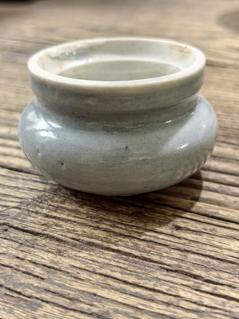 古玩陶瓷淺藍釉香爐真品鑒賞圖
