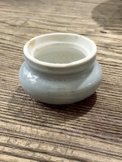 古玩陶瓷淺藍釉香爐真品鑒賞圖