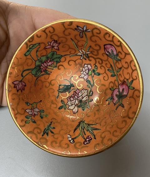 古玩陶瓷珊瑚紅描金粉彩花卉紋碗真品鑒賞圖