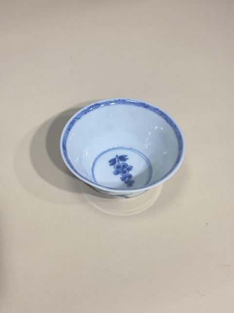 古玩陶瓷花鳥紋青花杯真品鑒賞圖