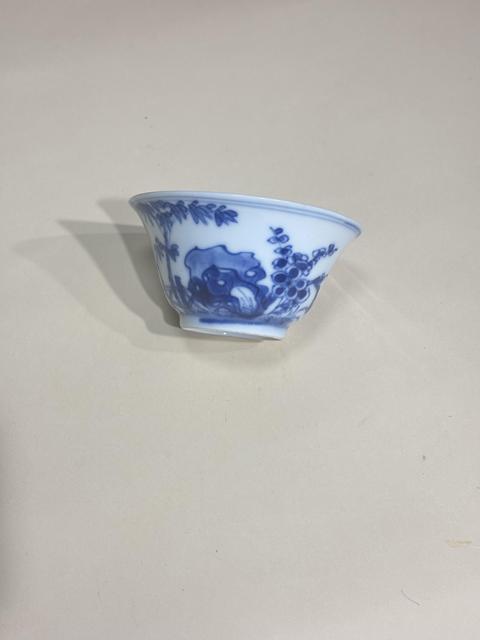 古玩陶瓷花鳥紋青花杯真品鑒賞圖