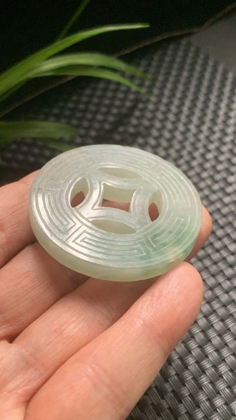 古玩玉器清代天然翡翠雕“錢形佩”拍賣,當前價格15000元