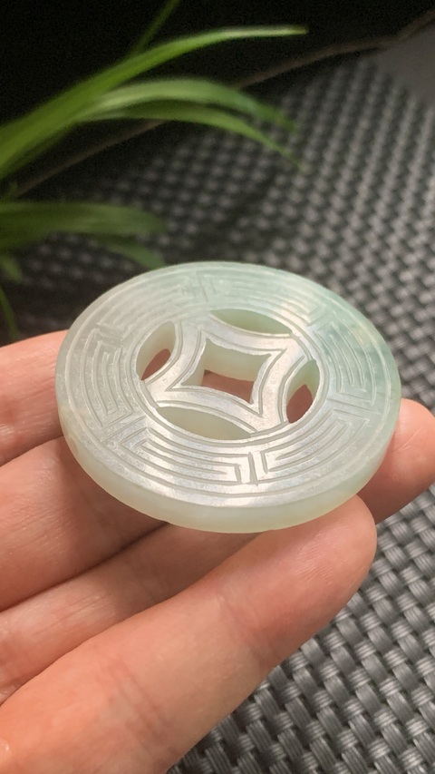 古玩玉器清代天然翡翠雕“錢形佩”拍賣,當前價格15000元