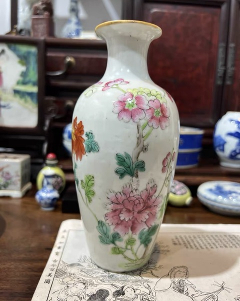古玩陶瓷粉彩瓶真品鑒賞圖