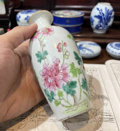 古玩陶瓷粉彩瓶真品鑒賞圖