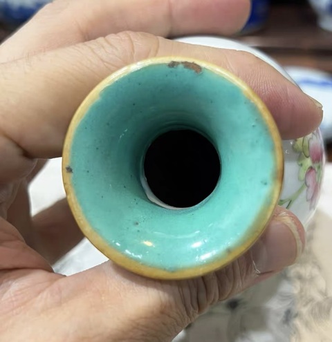古玩陶瓷粉彩瓶真品鑒賞圖