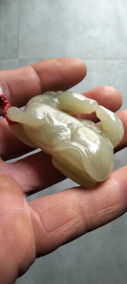 古玩玉器和田玉雕“臥犬”擺件真品鑒賞圖