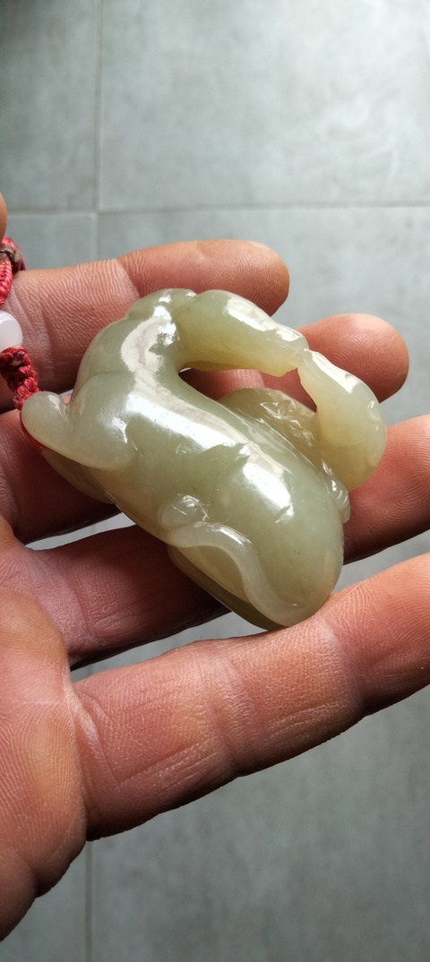 古玩玉器和田玉雕“臥犬”擺件真品鑒賞圖