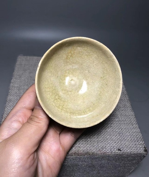 古玩陶瓷南北朝，岳州窯青釉茶杯拍賣，當(dāng)前價(jià)格2000元